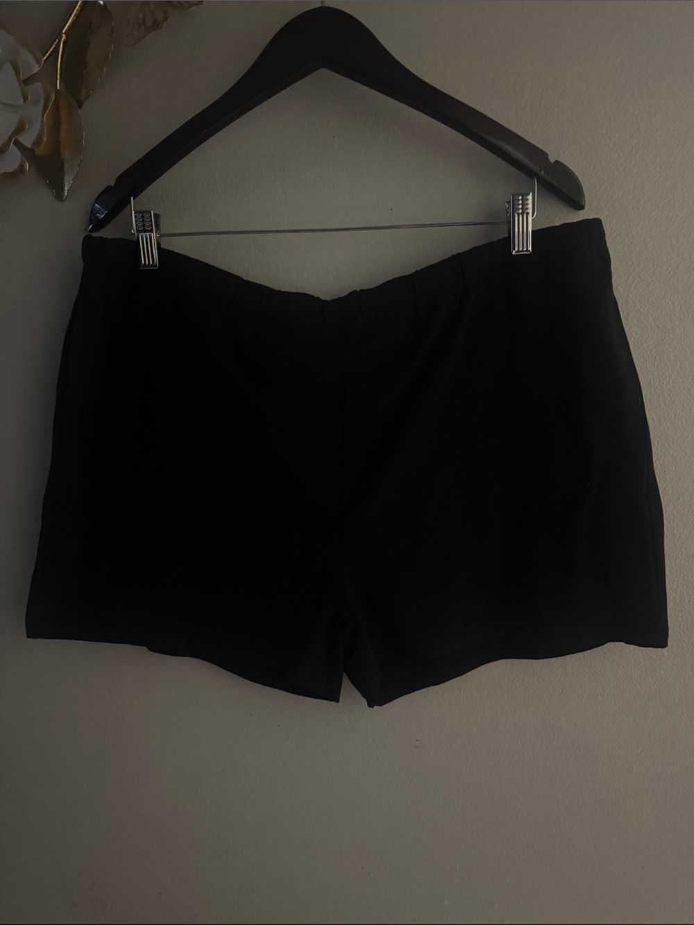 Everyday Black Bermuda Shorts with Elastic Waist
